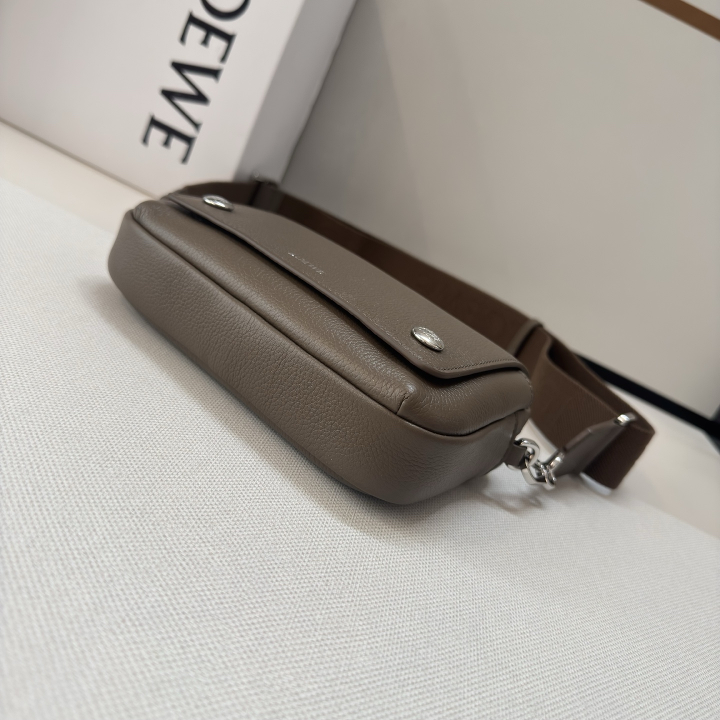 [LOEWE] 로에베 652514 페블(Pebble) 메신저백 스몰 가방