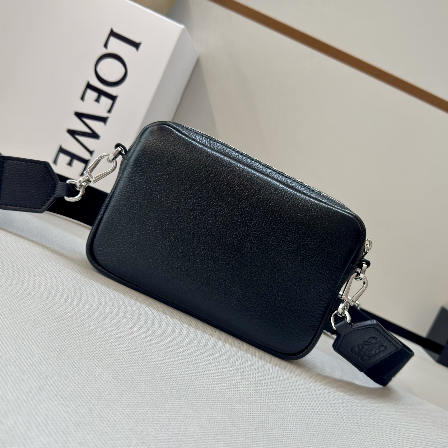 [LOEWE] 로에베 652514 페블(Pebble) 메신저백 스몰 가방