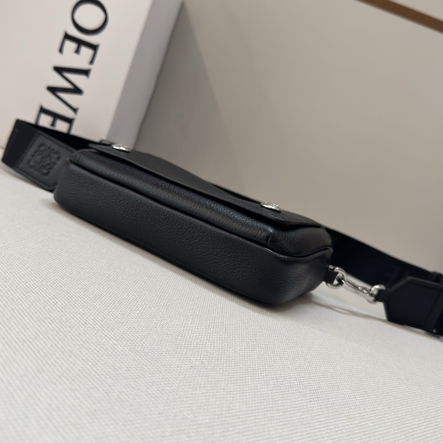 [LOEWE] 로에베 652514 페블(Pebble) 메신저백 스몰 가방