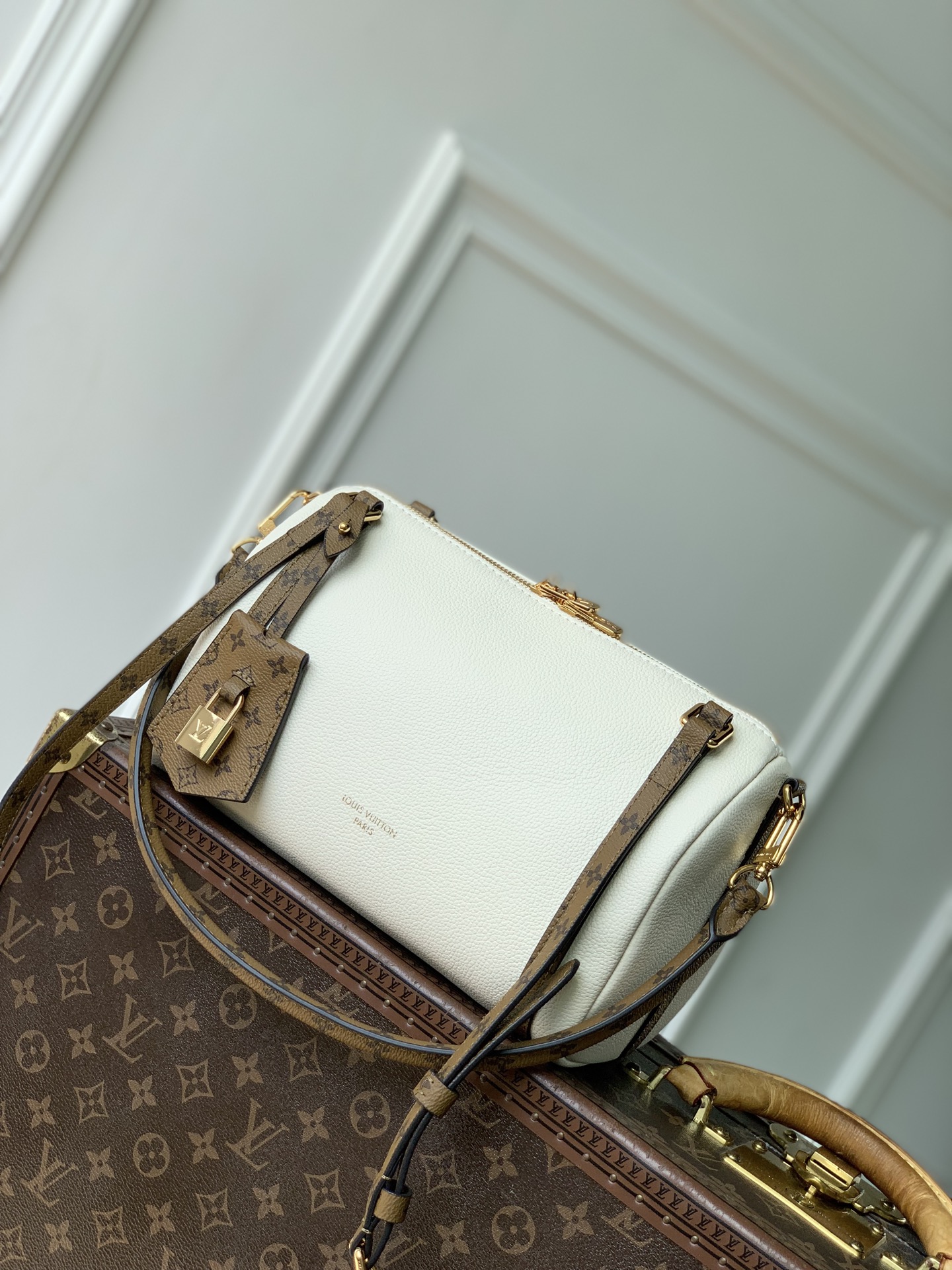 [LV] 루이비통 M29392 익스프레스(Express) PM - 바닐라 화이트 가방