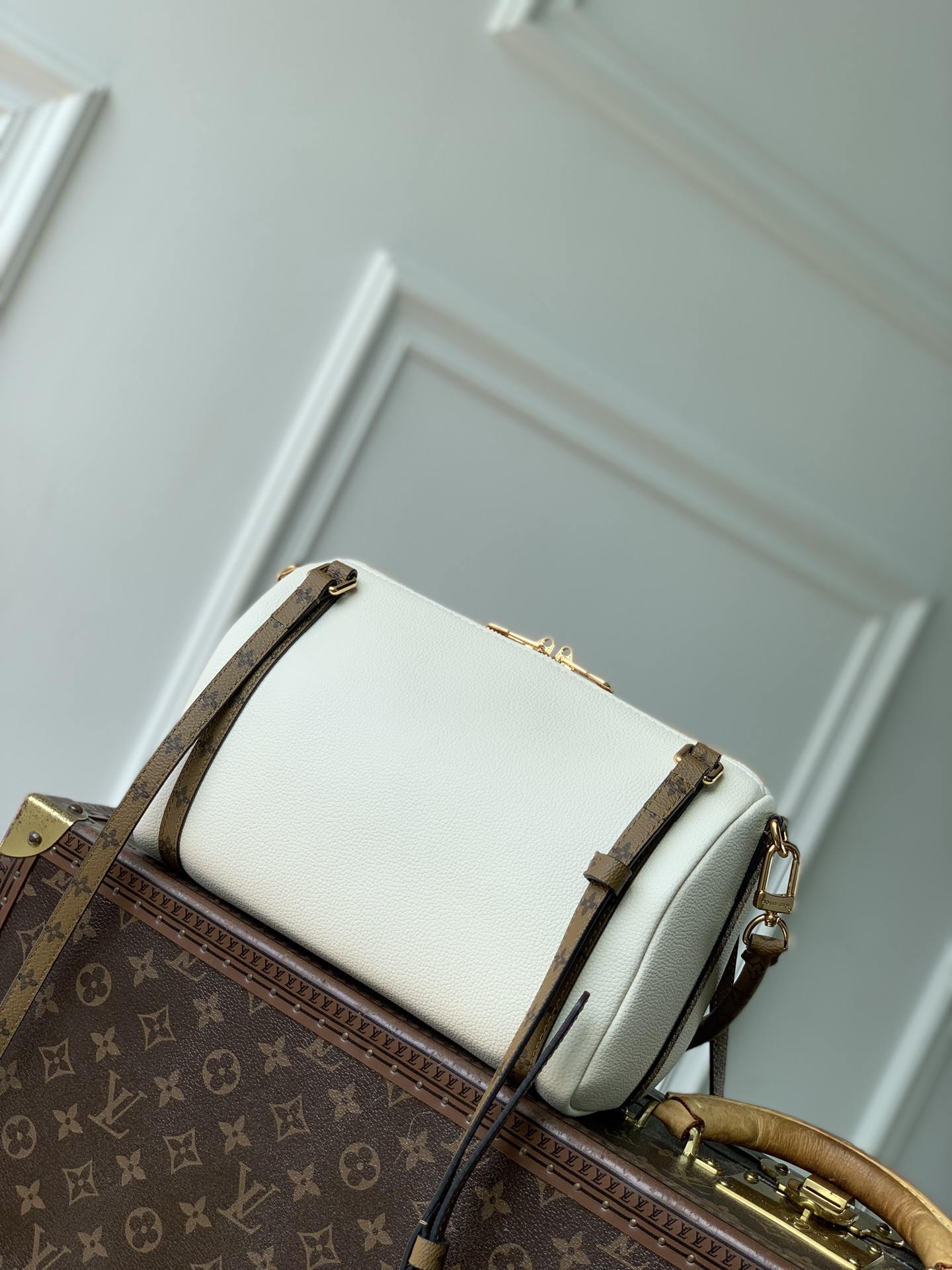 [LV] 루이비통 M29392 익스프레스(Express) PM - 바닐라 화이트 가방