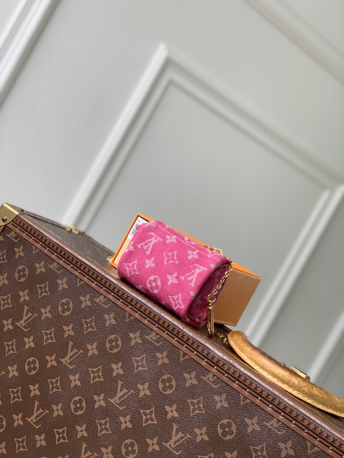 [LV] 루이비통 M27605 스피디 트루스(Trousse) 중형 데님 지갑 - 로즈 핑크