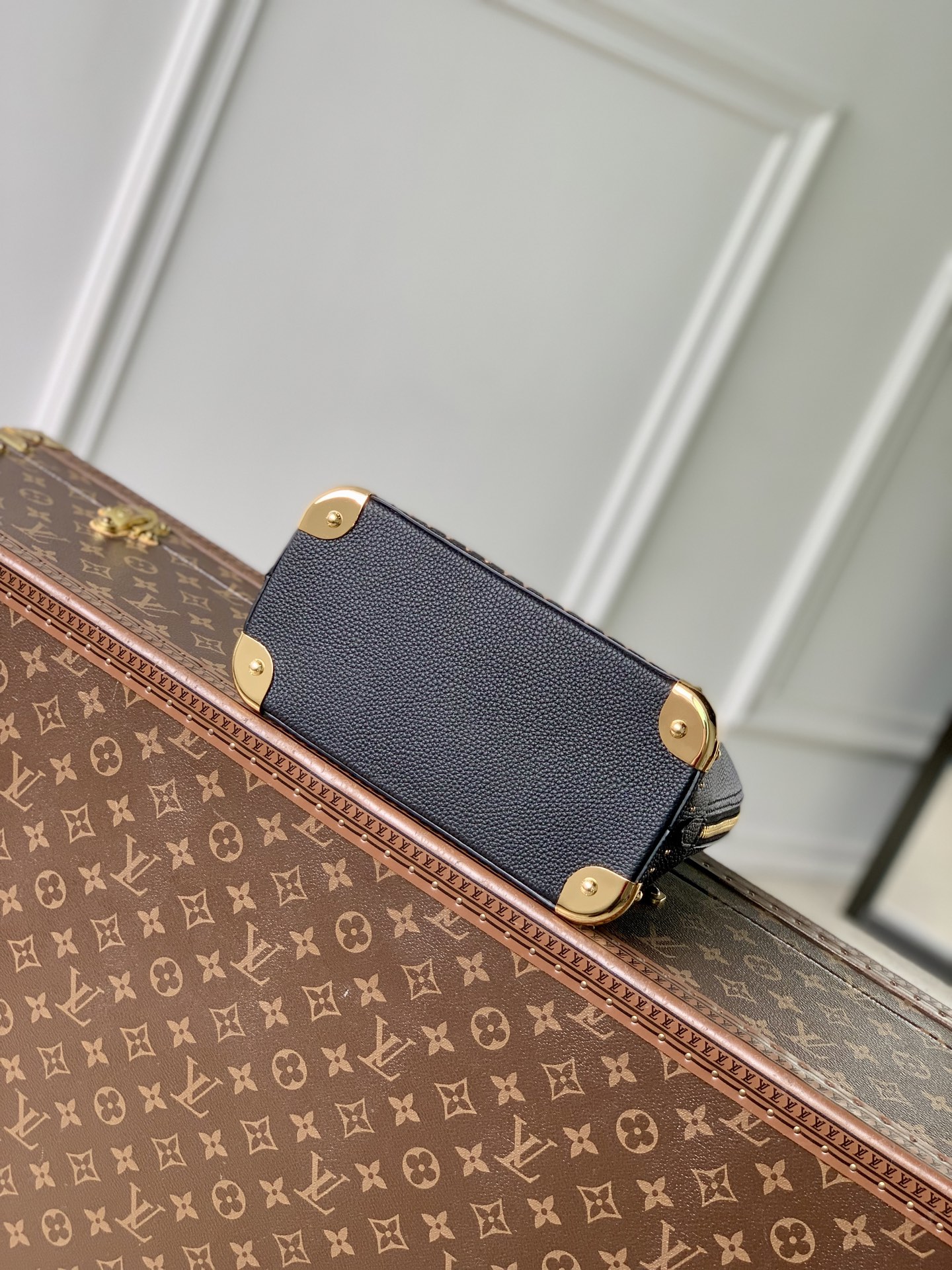 [LV] 루이비통 M29445 알마 트렁크(Alma Trunk) BB - 블랙 토트백 숄더박 가방