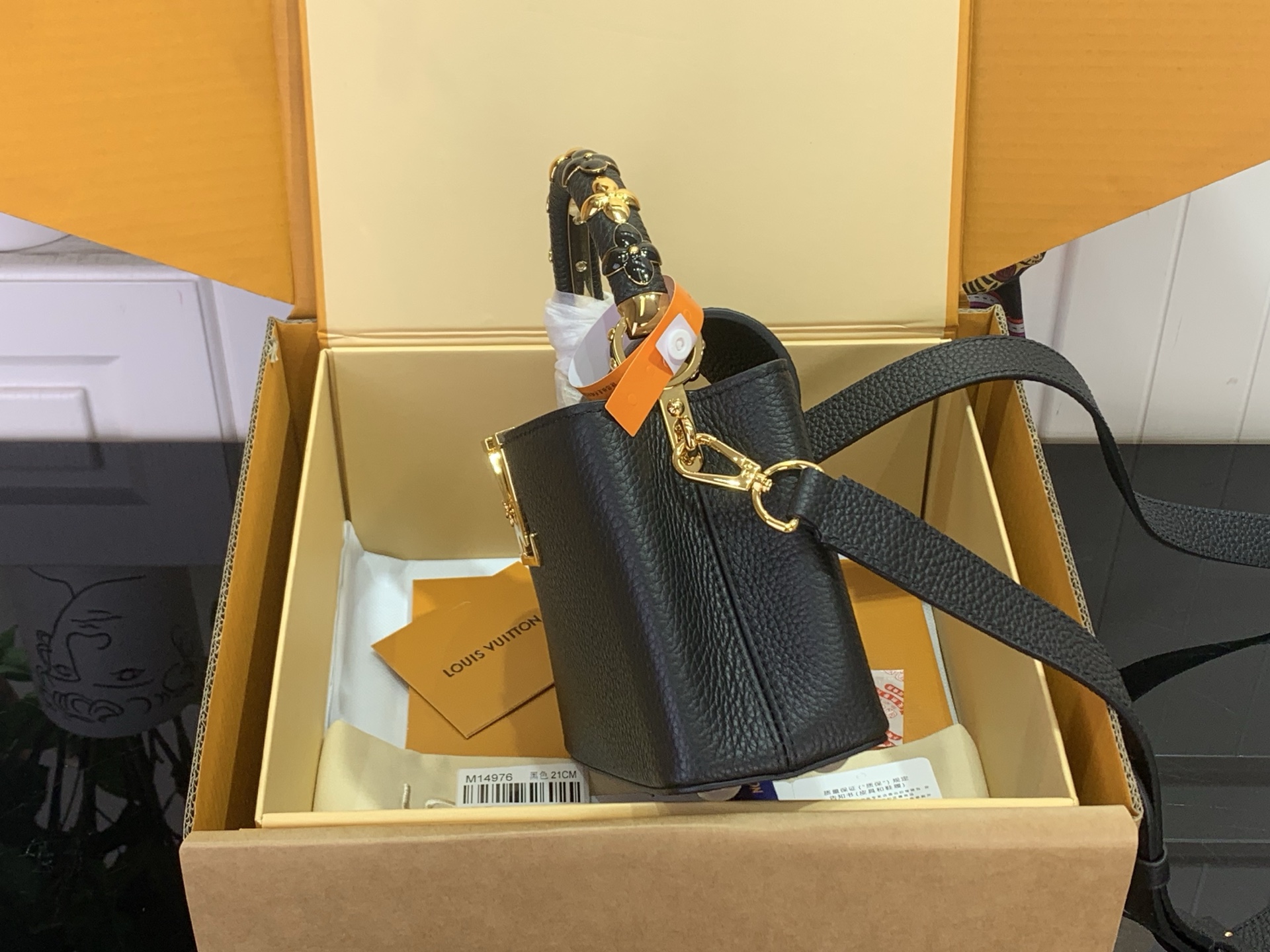 [LV] 루이비통 M48865 카퓌신(Capucines) 미니 - 블랙 (모노그램 플라워 핸들) 가방