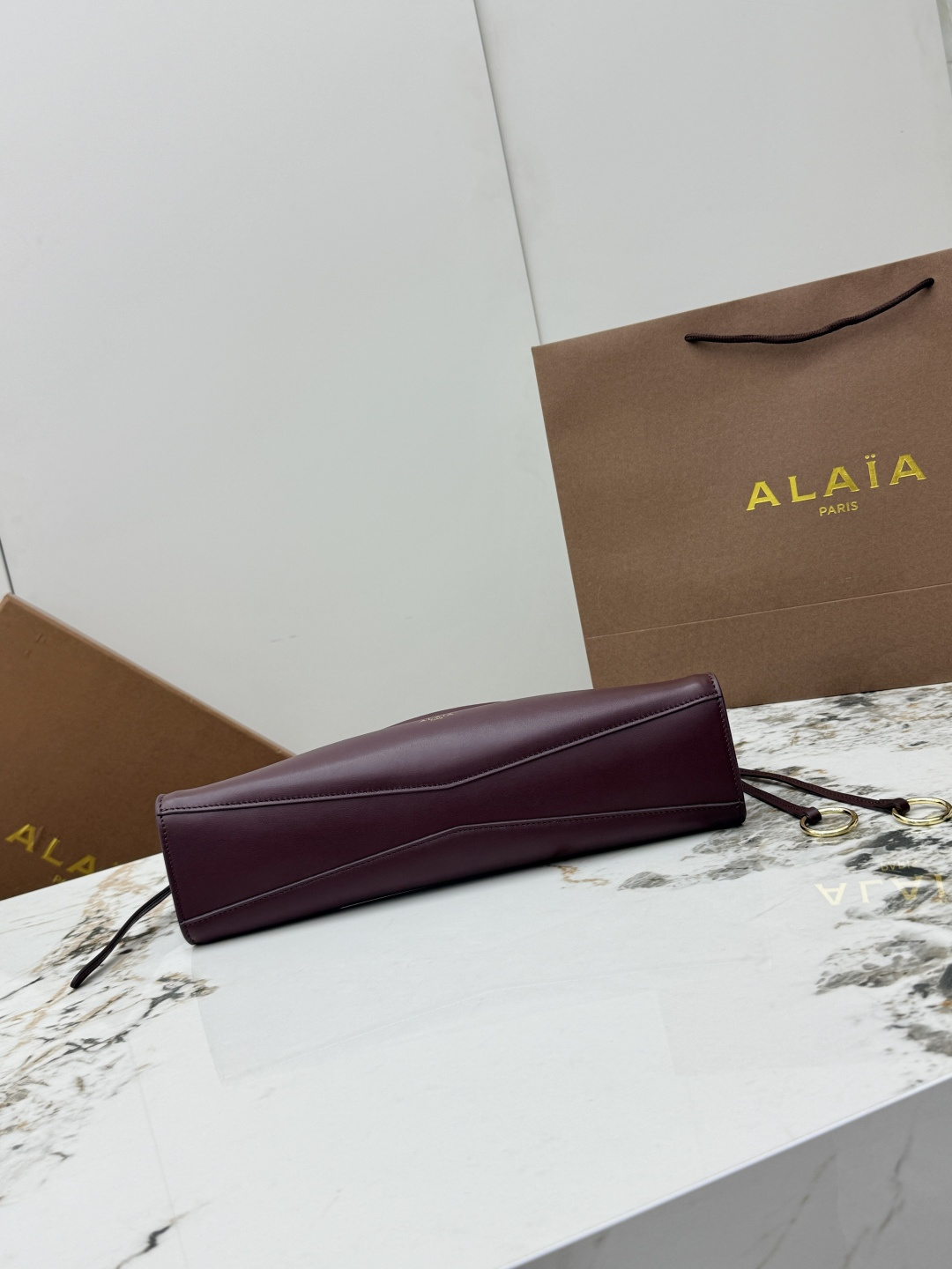 ALAIA 알라이아 A1431 르 클릭(Le Click) 백 - 라지 (플레인 가죽) 숄더백 가방
