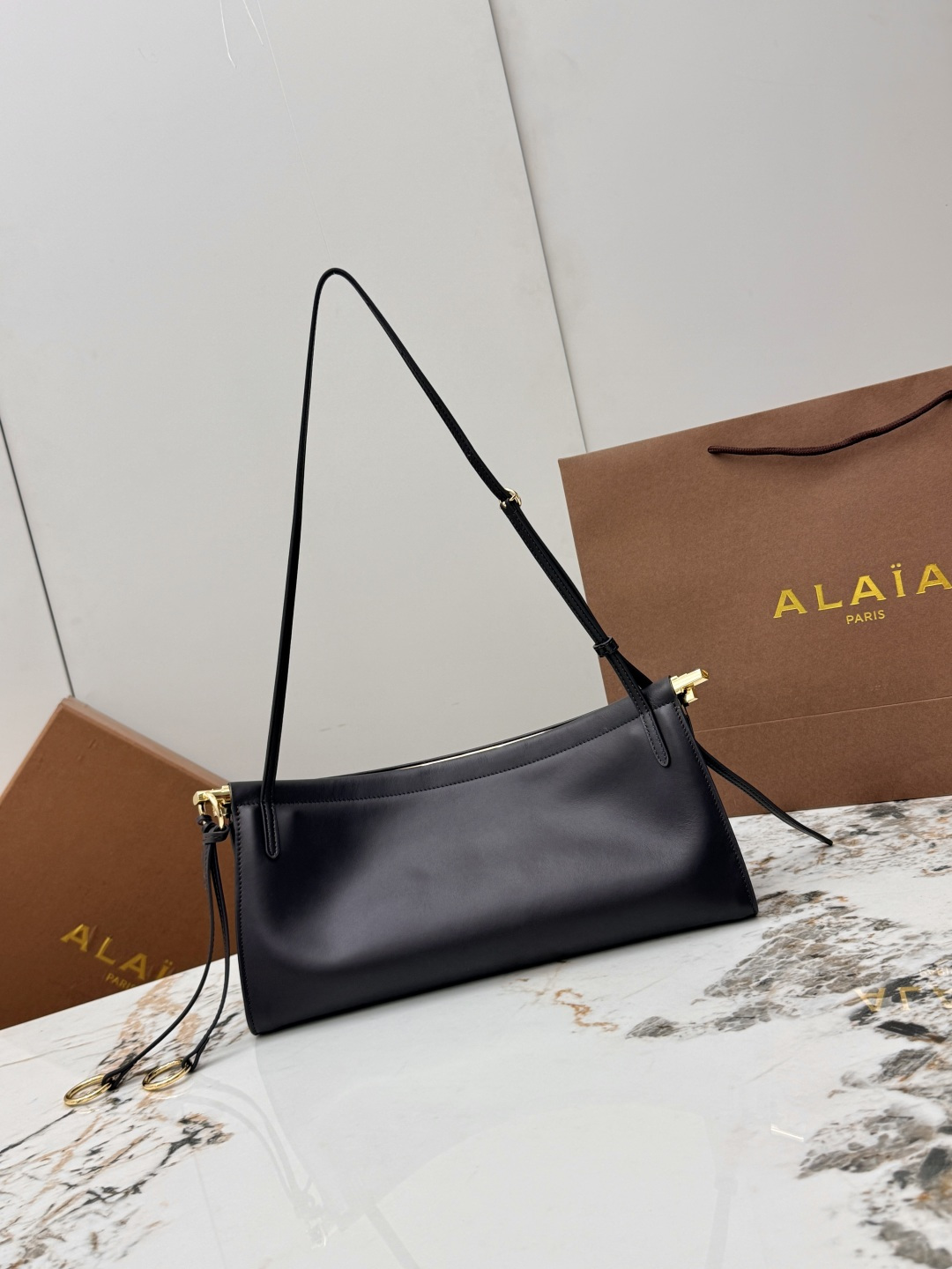 ALAIA 알라이아 A1431 르 클릭(Le Click) 백 - 라지 (플레인 가죽) 숄더백 가방