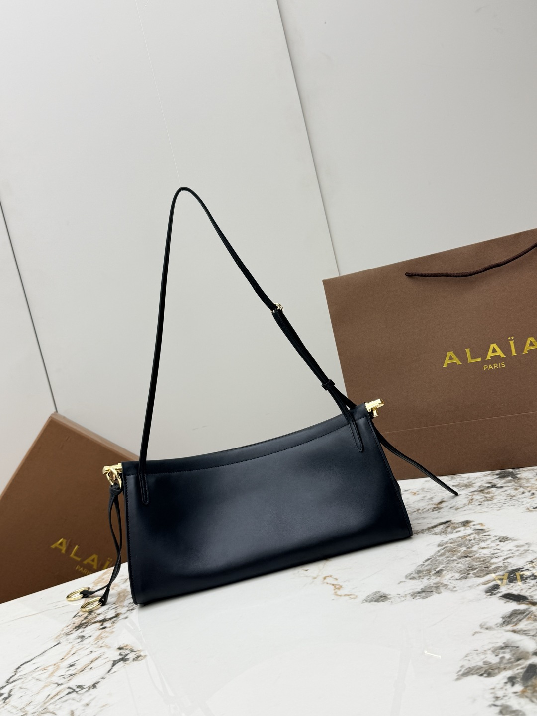 ALAIA 알라이아 A1431 르 클릭(Le Click) 백 - 라지 (플레인 가죽) 숄더백 가방