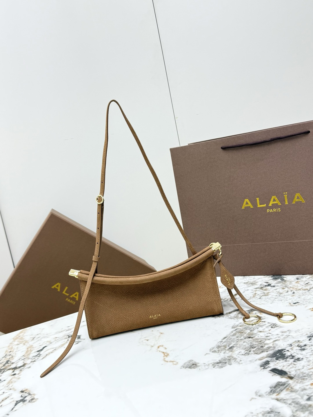 [ALAIA] 알라이아 A1430 르 클릭(Le Click) 백 - 스몰 (스웨이드 벨벳) 숄더백 가방