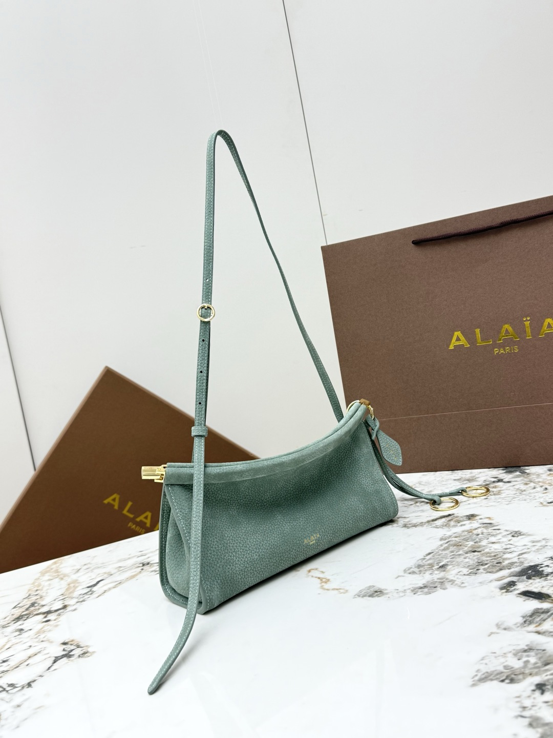 [ALAIA] 알라이아 A1430 르 클릭(Le Click) 백 - 스몰 (스웨이드 벨벳) 숄더백 가방