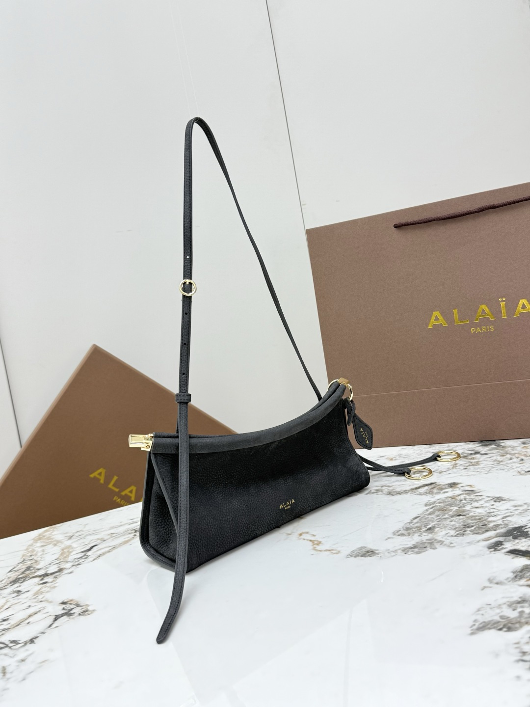 [ALAIA] 알라이아 A1430 르 클릭(Le Click) 백 - 스몰 (스웨이드 벨벳) 숄더백 가방