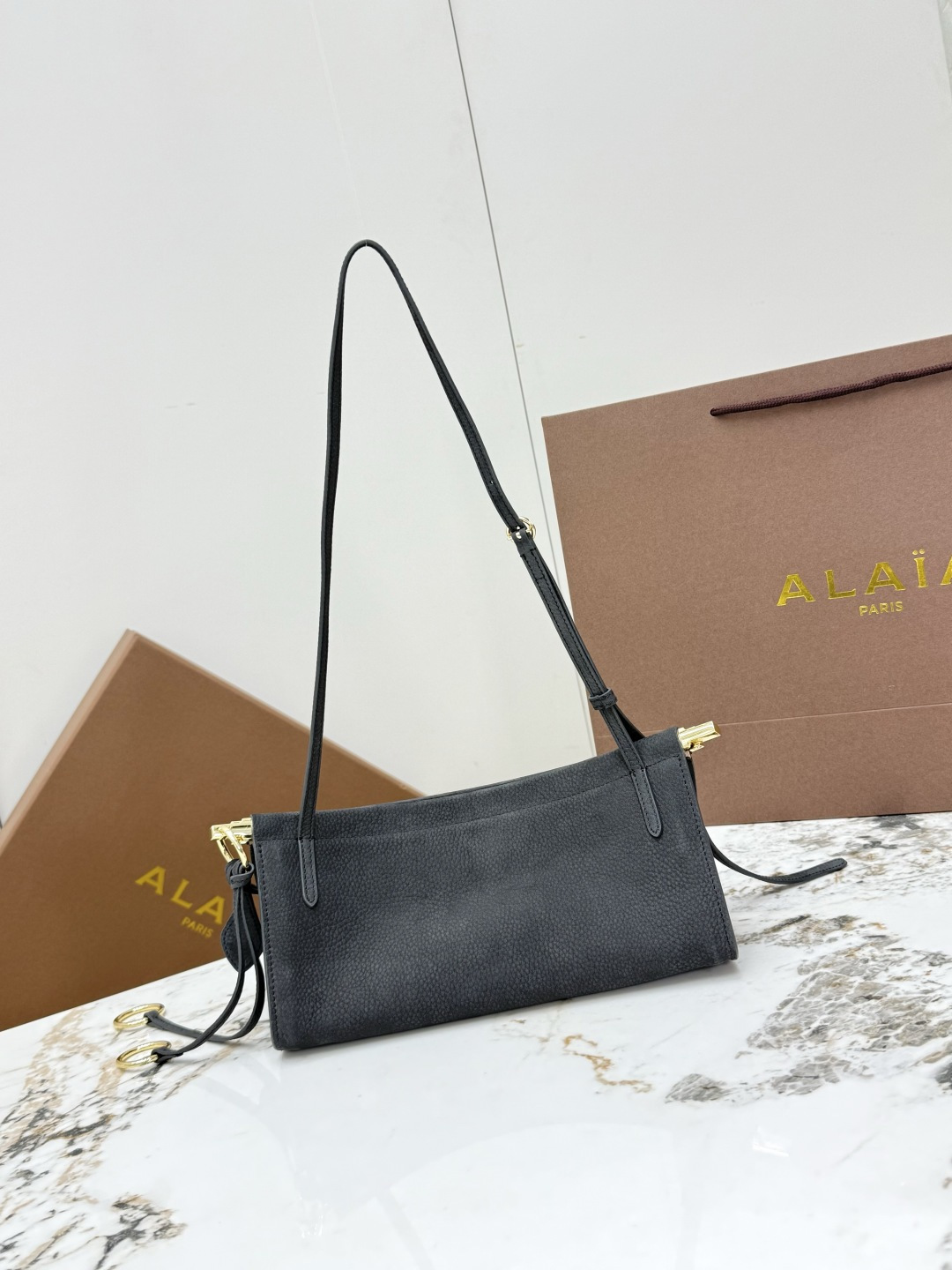 [ALAIA] 알라이아 A1430 르 클릭(Le Click) 백 - 스몰 (스웨이드 벨벳) 숄더백 가방