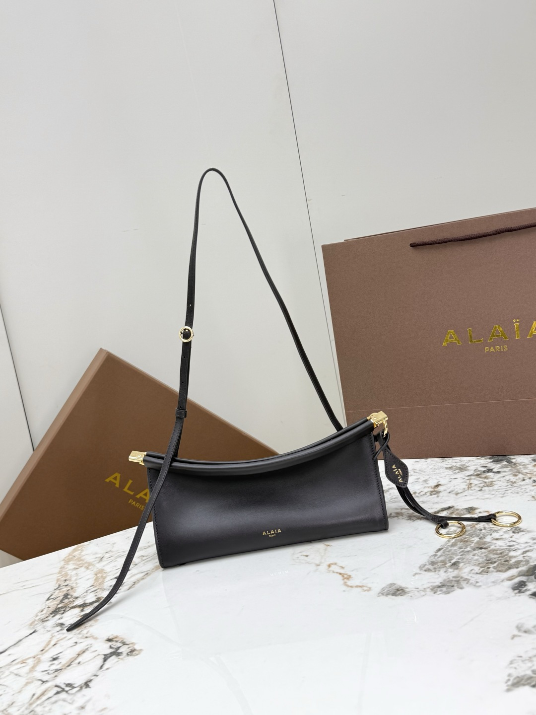 [ALAIA] 알라이아 A1430 르 클릭(Le Click) 백 - 스몰 (플레인 가죽) 숄더백 가방