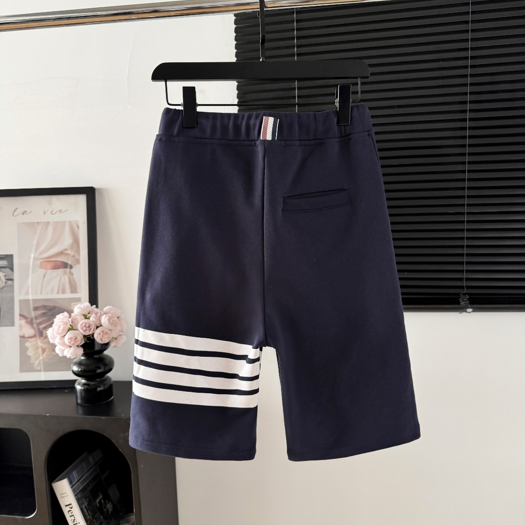 톰브라운(THOM BROWNE) 스트라이프 반바지 의류