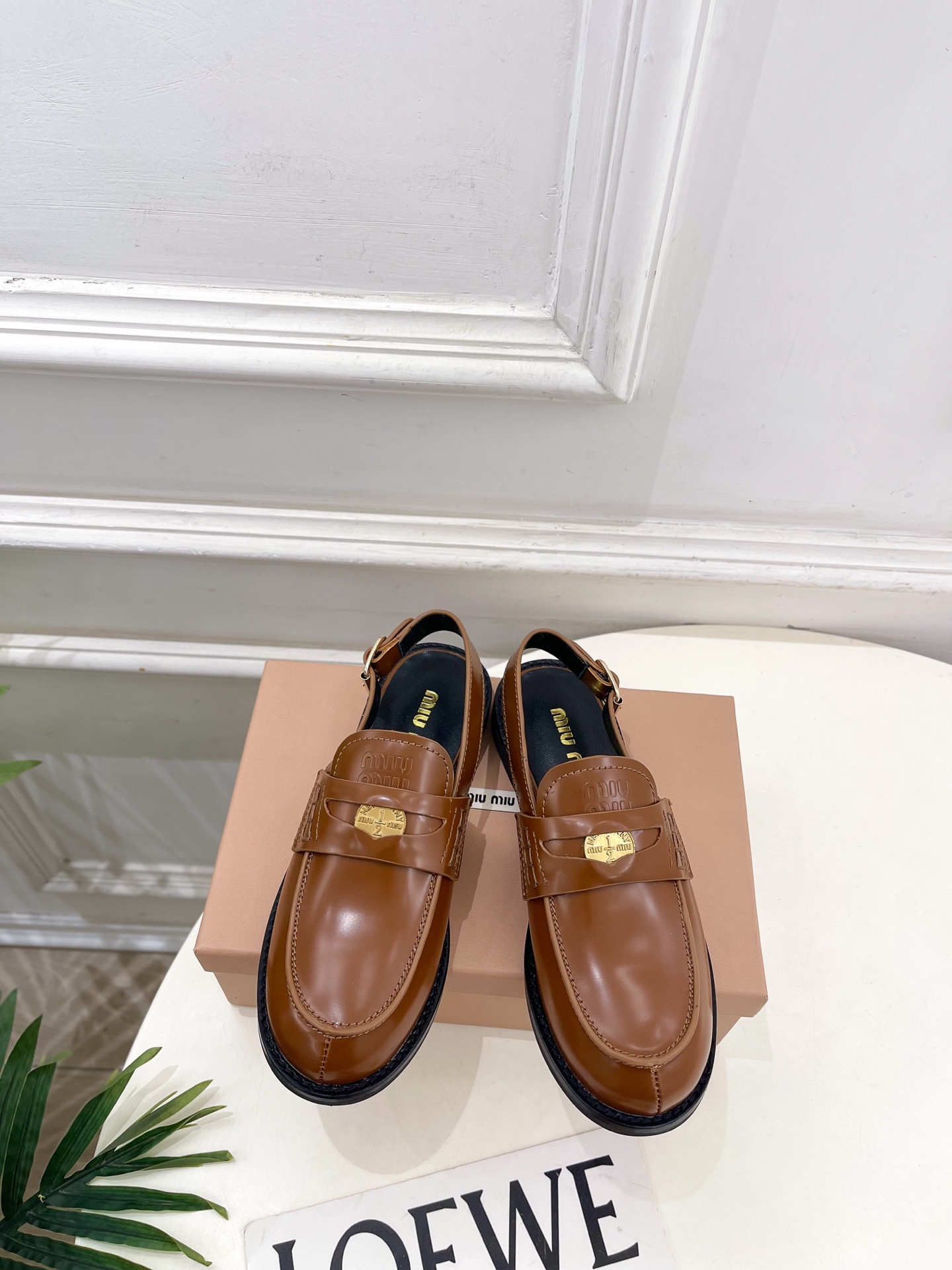 미우미우(MIU MIU) 백오픈 로퍼 슬리퍼 신발