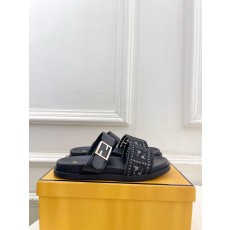 펜디(FENDI) 로고 자수 버클 플랫폼 슬리퍼 신발