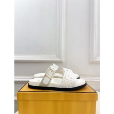 펜디(FENDI) 로고 자수 버클 플랫폼 슬리퍼 신발