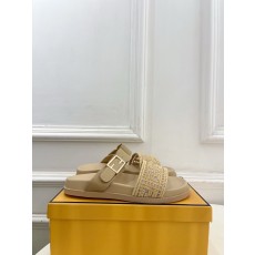펜디(FENDI) 로고 자수 버클 플랫폼 슬리퍼 신발