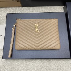 [YSL] 생로랑 클래식 퀼팅 클러치백 - 스몰 (아몬드 램스킨/골드) 가방