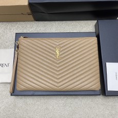 [YSL] 생로랑 클래식 퀼팅 클러치백 - 라지 (아몬드 램스킨/골드) 가방
