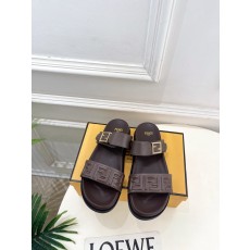 펜디(FENDI) 가죽 로고 버클 플랫폼 슬리퍼 신발