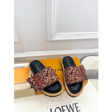 루이비통(LV) 프린팅 패딩 다운 슬리퍼 신발