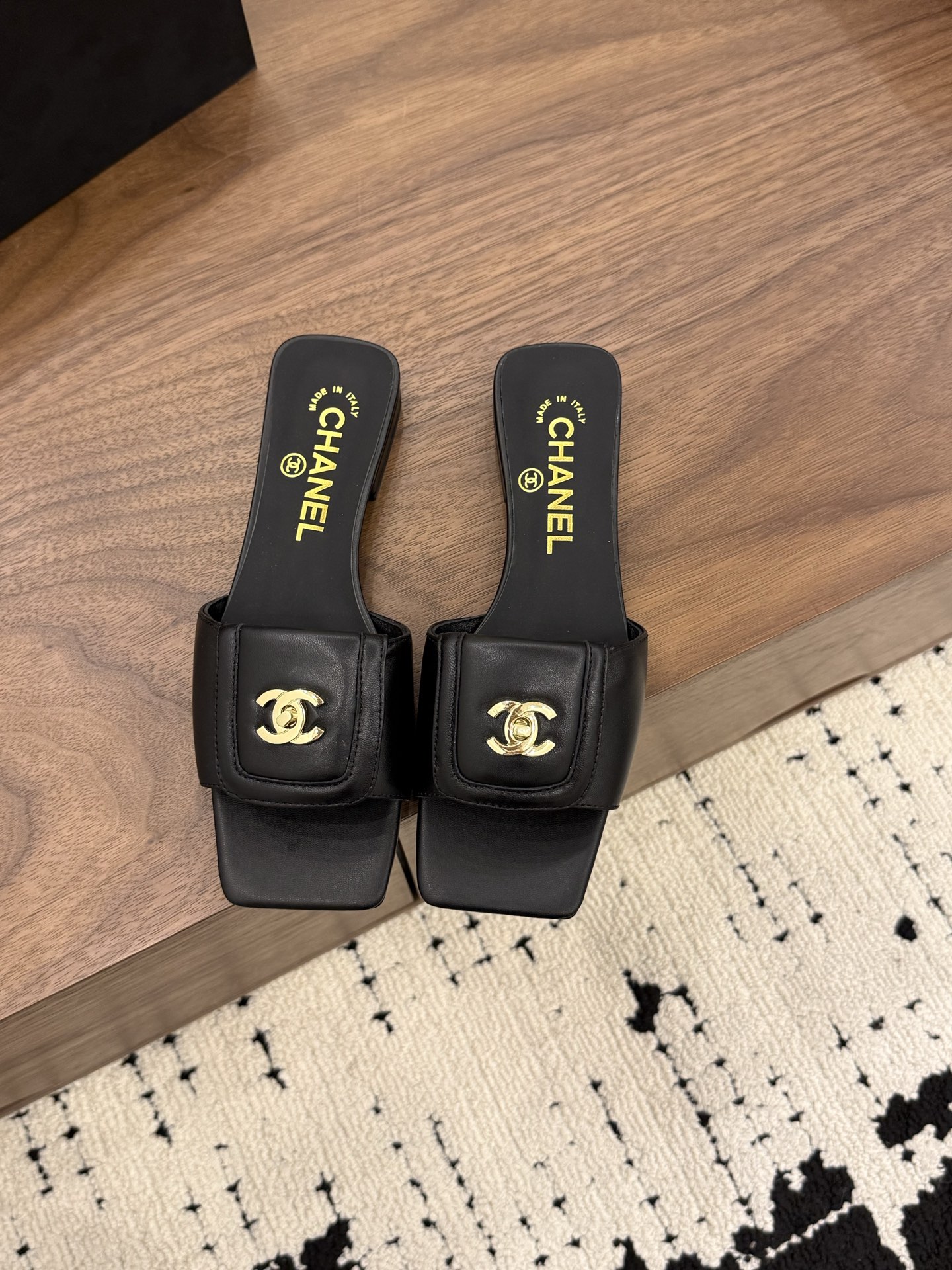 샤넬(CHANEL) 스퀘어토 슬리퍼 신발