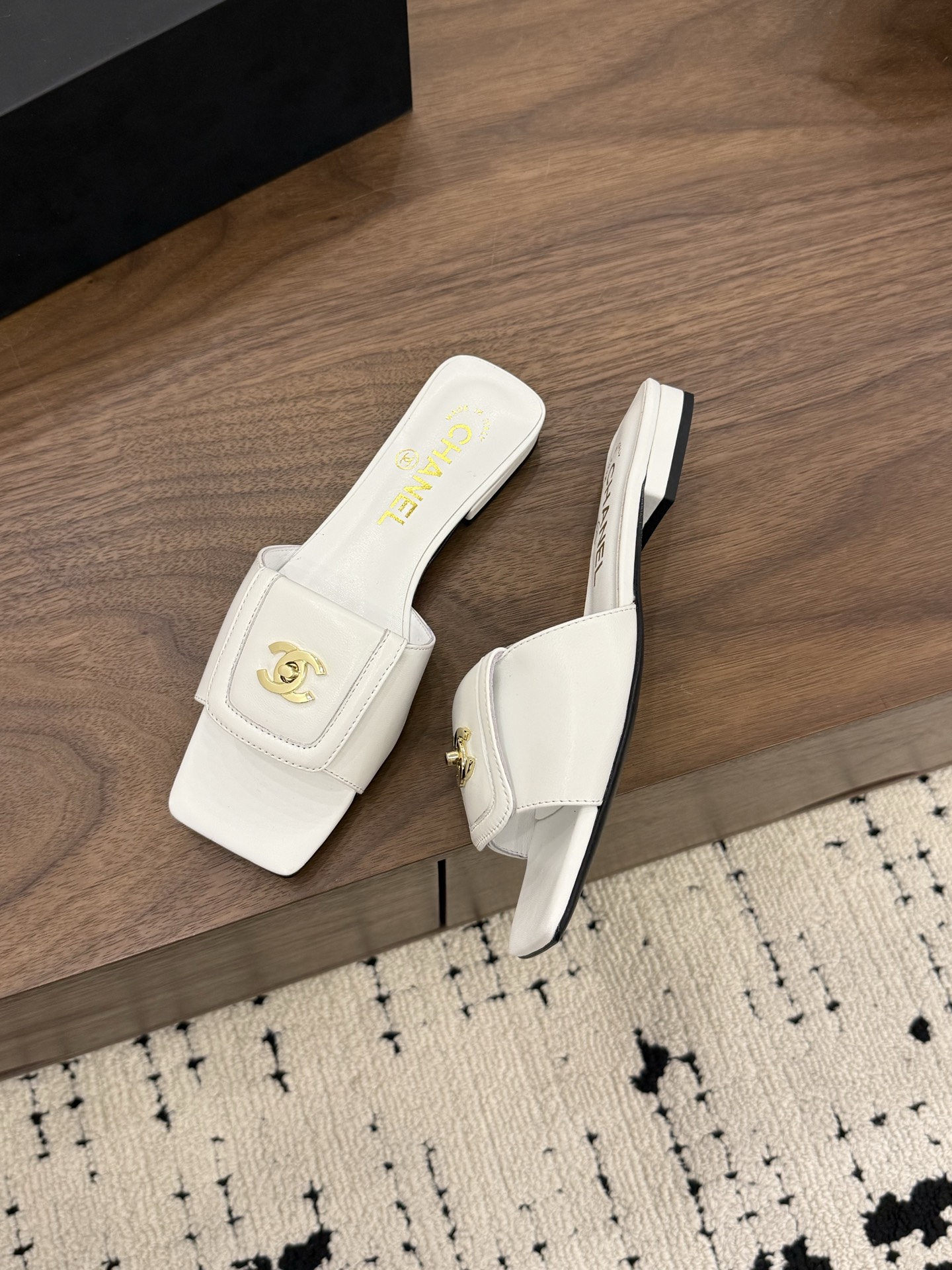 샤넬(CHANEL) 스퀘어토 슬리퍼 신발
