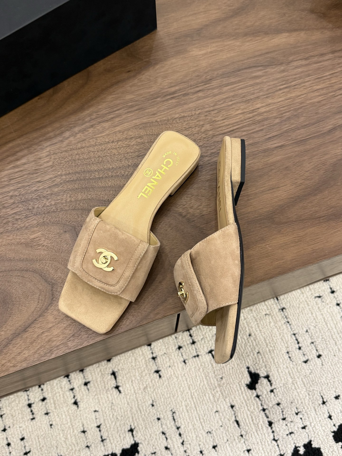 샤넬(CHANEL) 스퀘어토 슬리퍼 신발