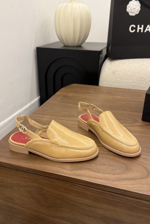 샤넬(CHANEL) 금장 버클 밴딩 슬링백 샌들 신발