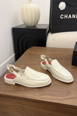 샤넬(CHANEL) 금장 버클 밴딩 슬링백 샌들 신발