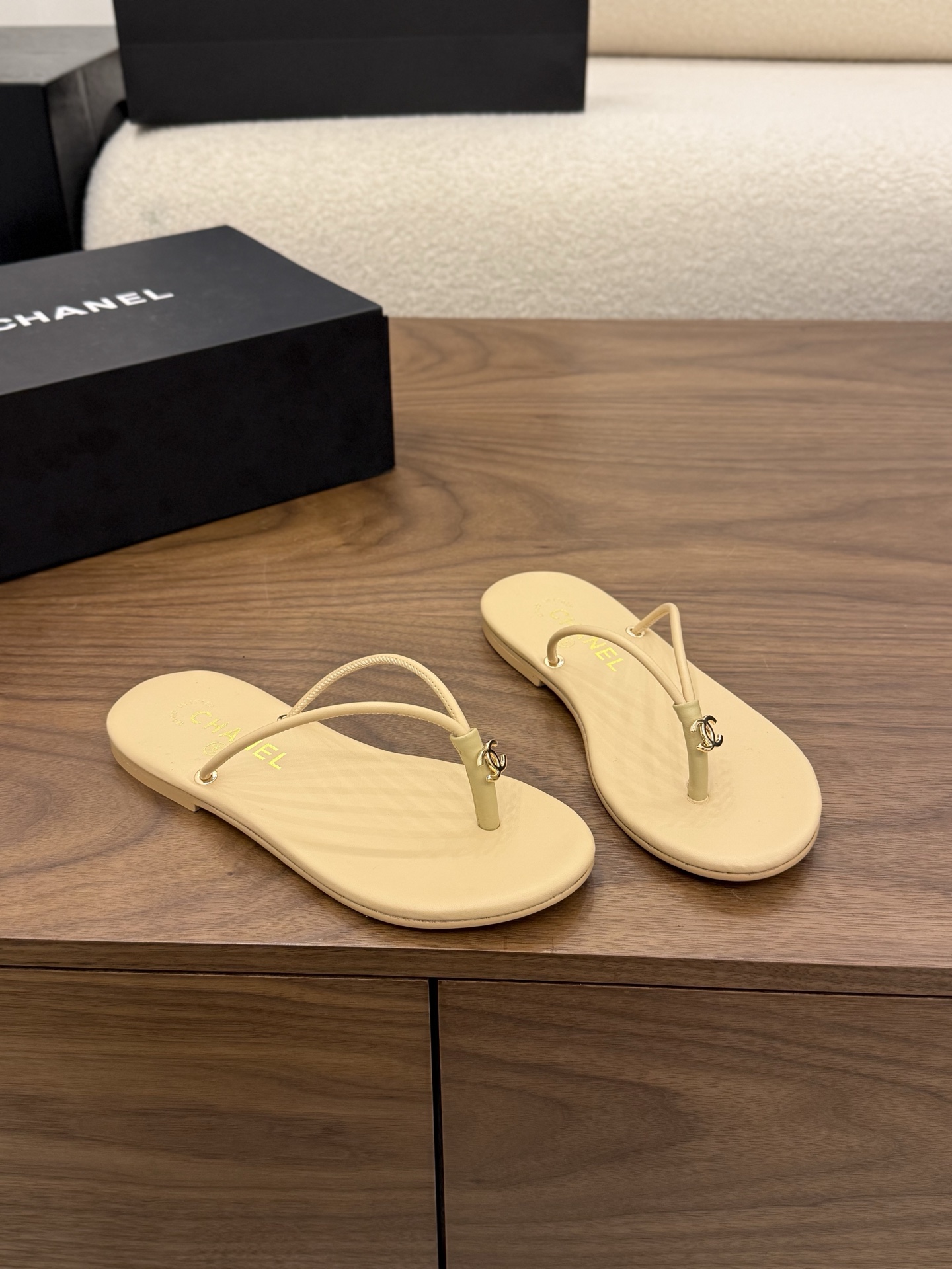 샤넬(CHANEL) 쪼리 플랫 슬리퍼 신발