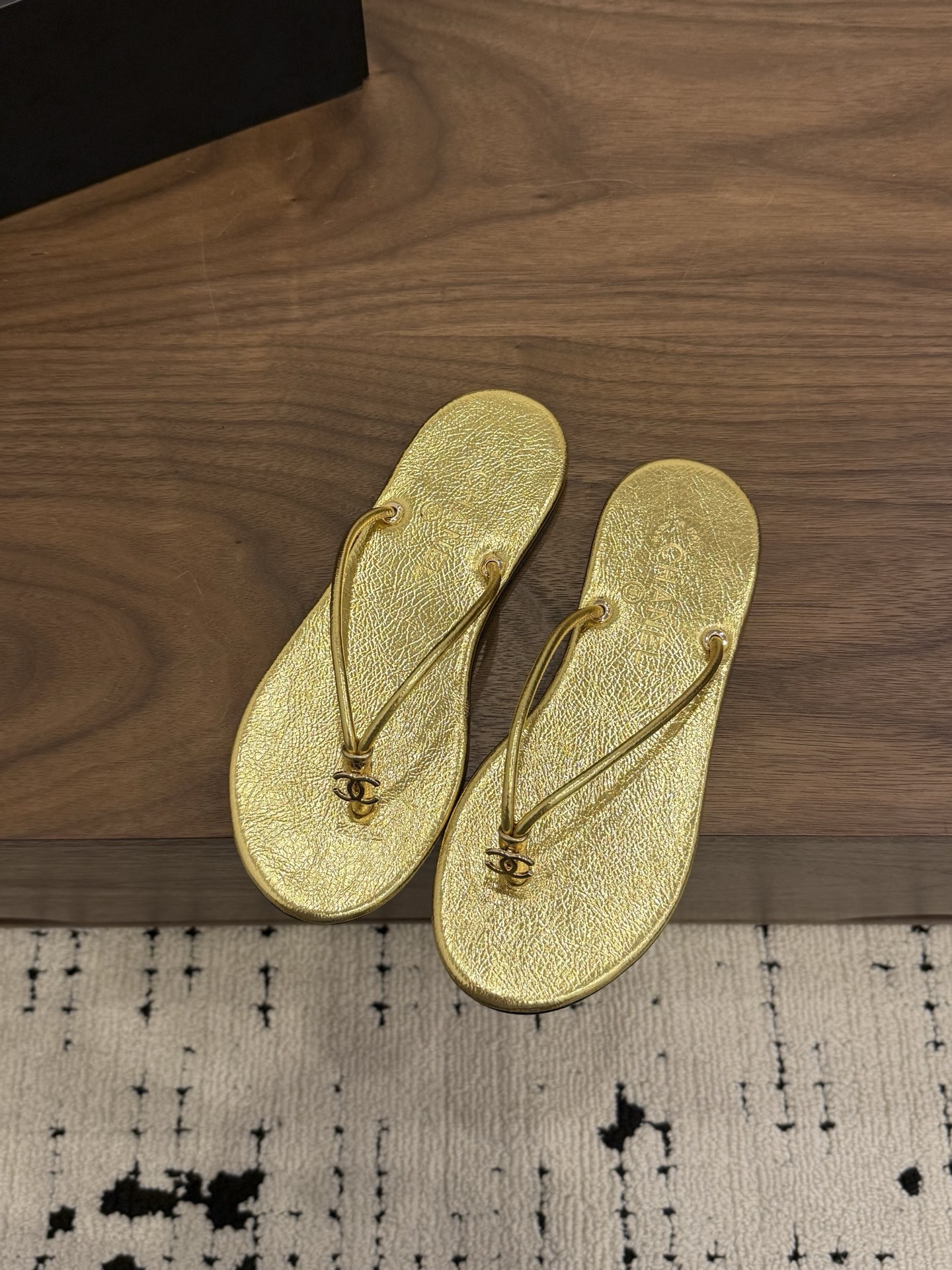 샤넬(CHANEL) 쪼리 플랫 슬리퍼 신발