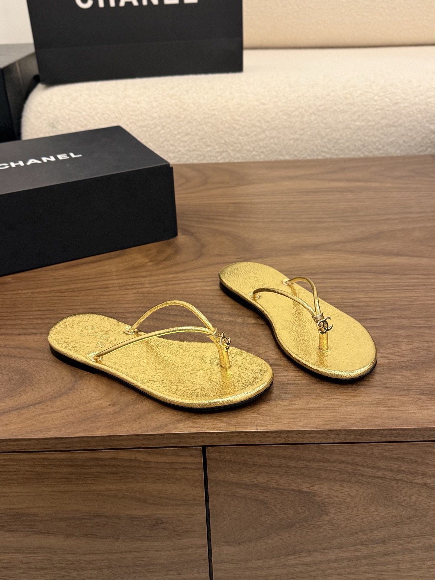 샤넬(CHANEL) 쪼리 플랫 슬리퍼 신발