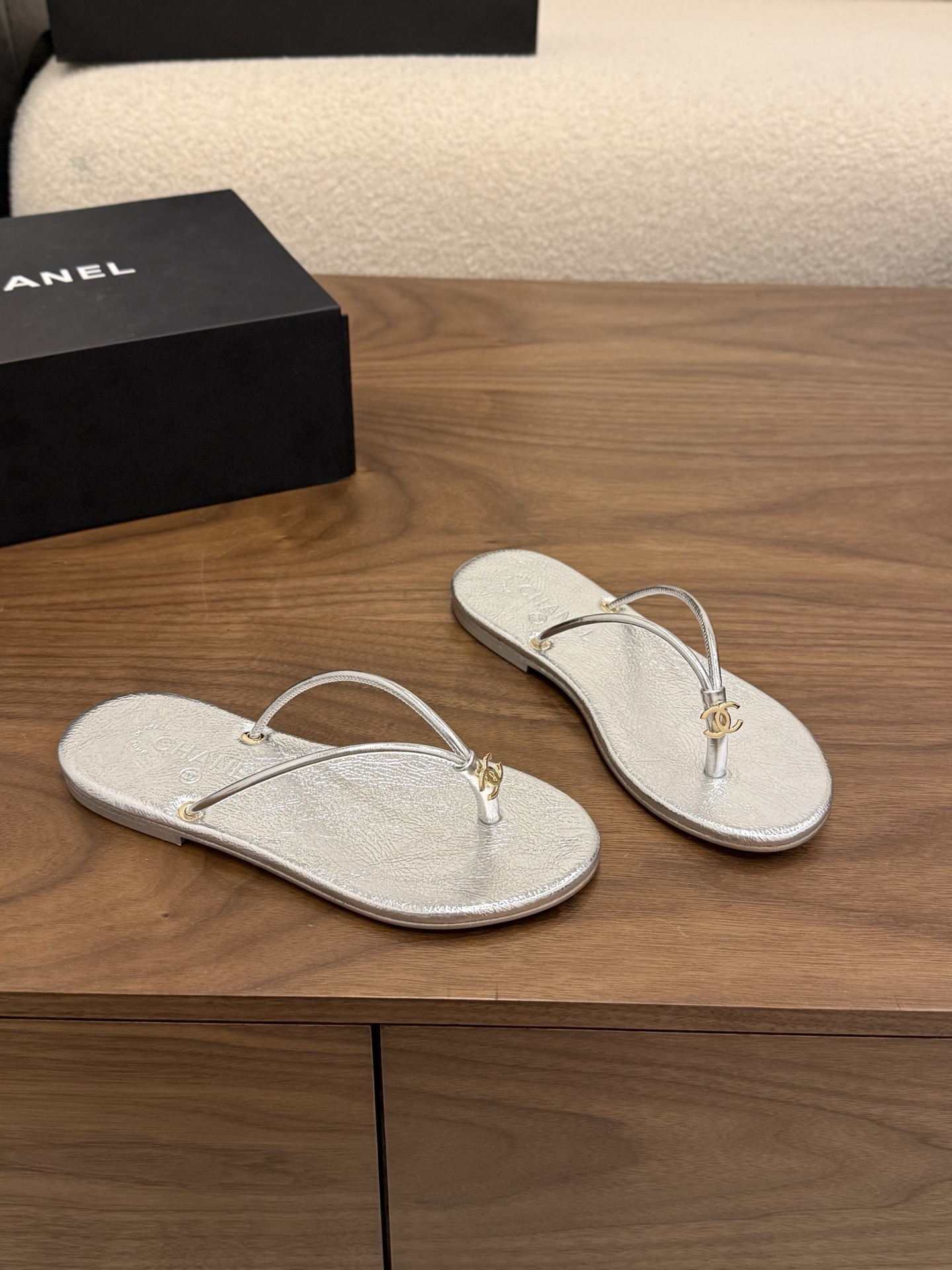 샤넬(CHANEL) 쪼리 플랫 슬리퍼 신발