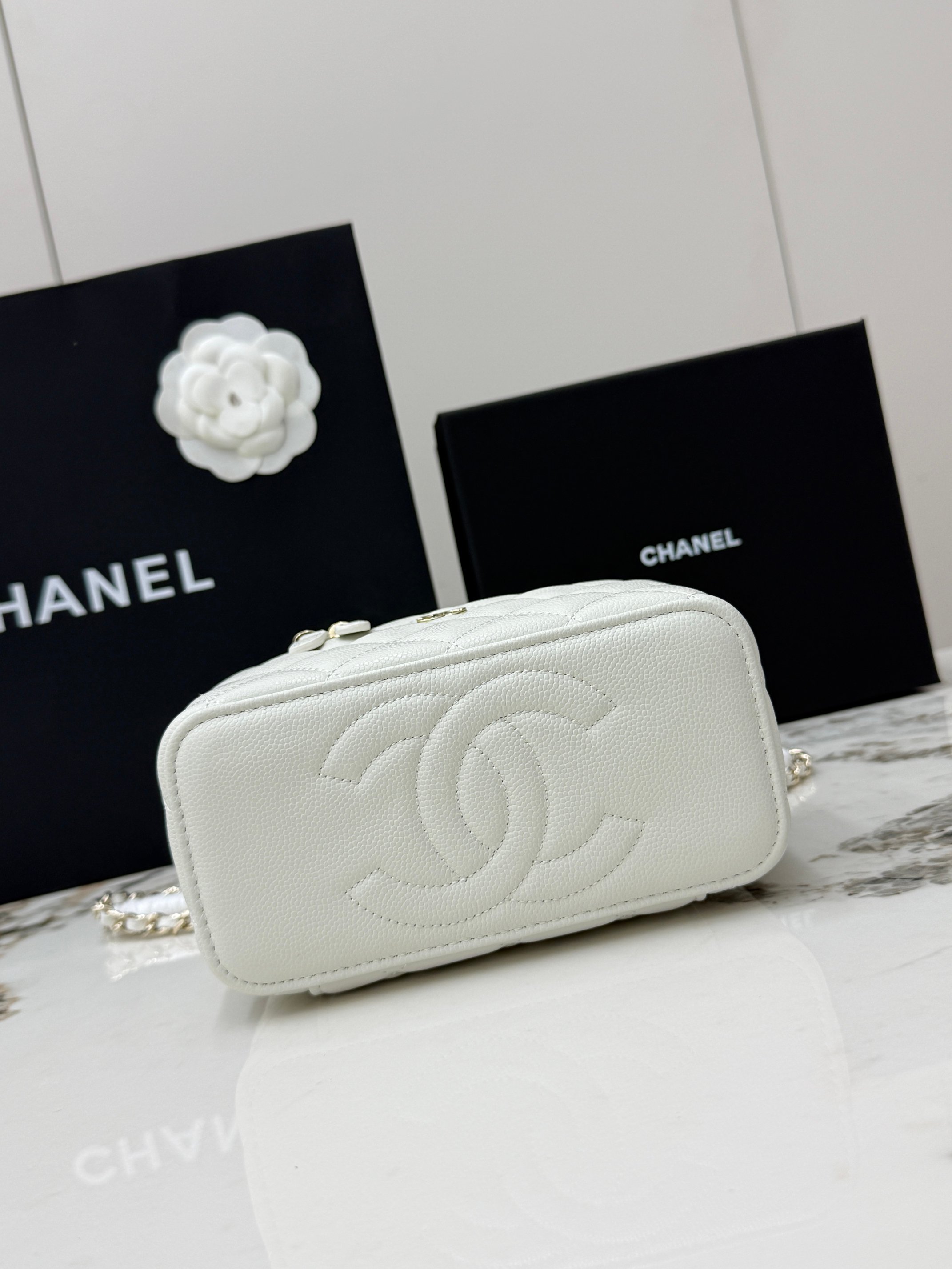 [Chanel] 샤넬 24K 캐비어 미니 코스메틱 케이스 (AP1341) 파우치백 가방