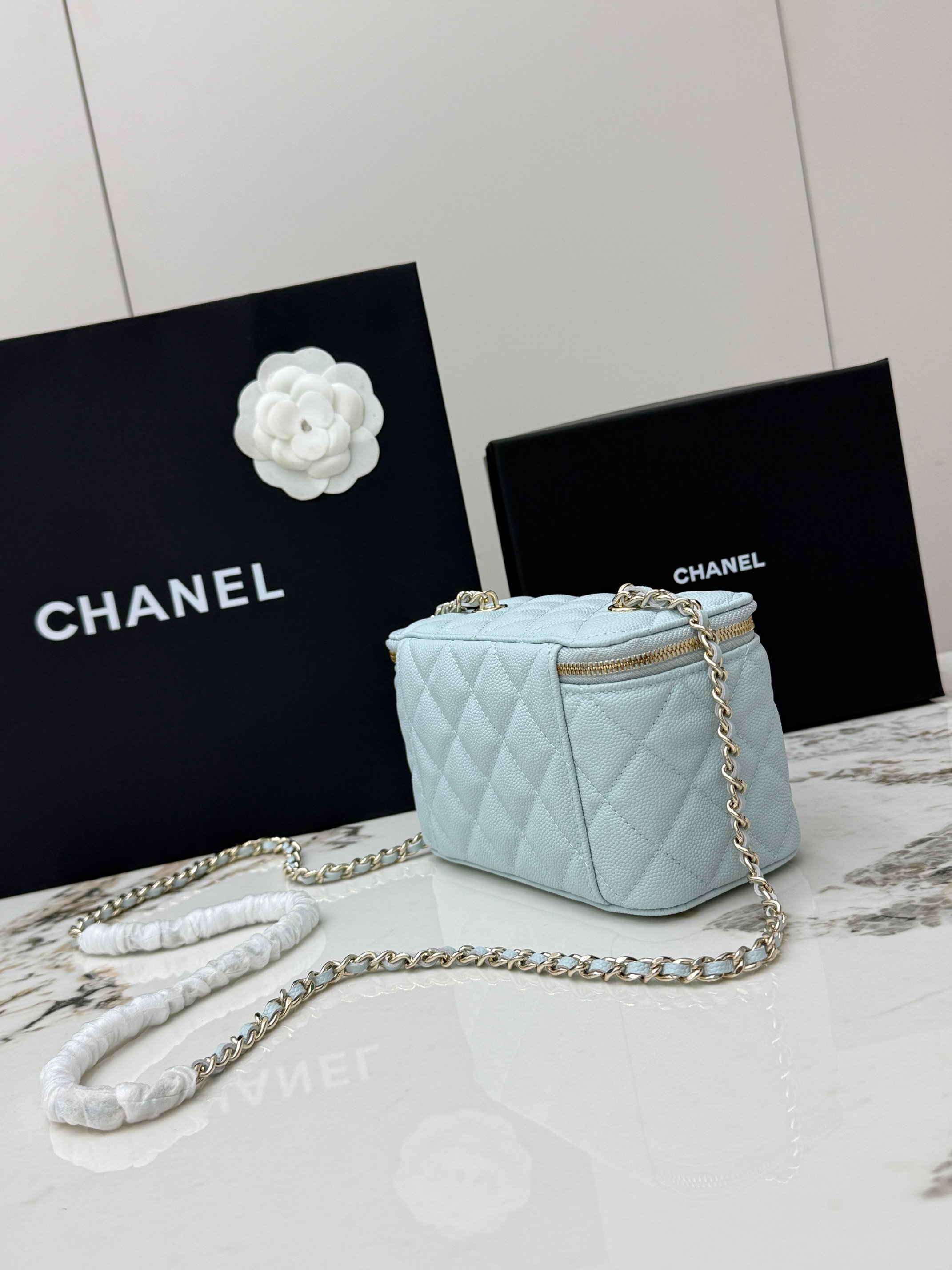 [Chanel] 샤넬 24K 캐비어 미니 코스메틱 케이스 (AP1341) 파우치백 가방