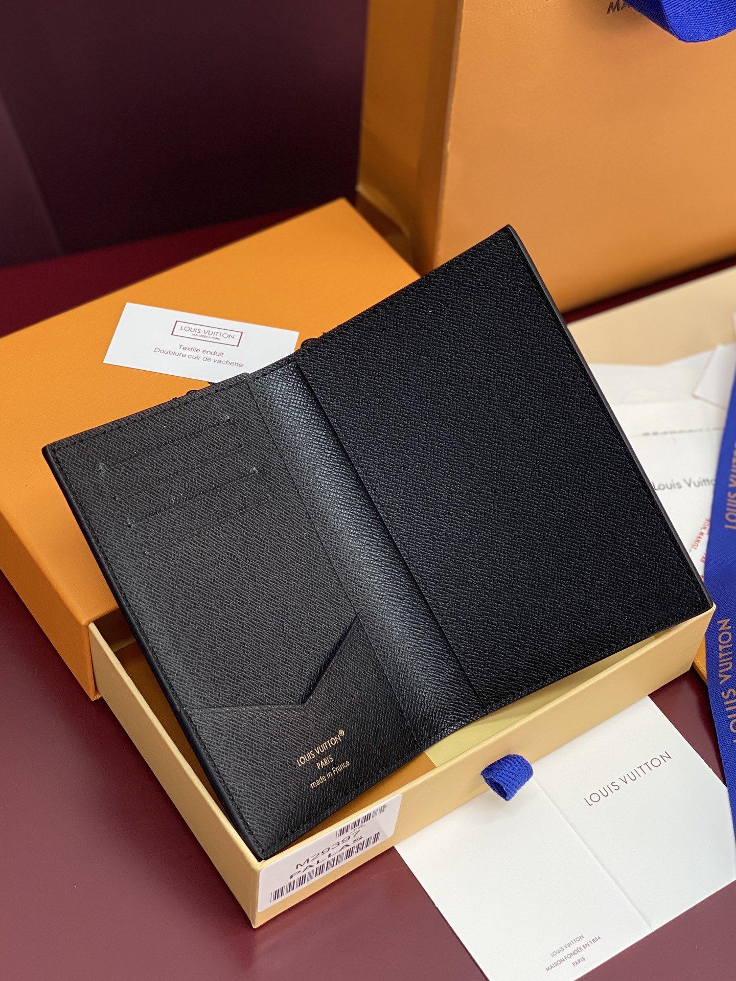 [Louis Vuitton] LV 루이비통 모노그램 에덴 여권 케이스 (M29397) 지갑
