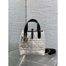 [Dior] 디올 뚜주흐 Toujours 버티컬 백 - 스몰 (블랙&화이트 콤비) 가방