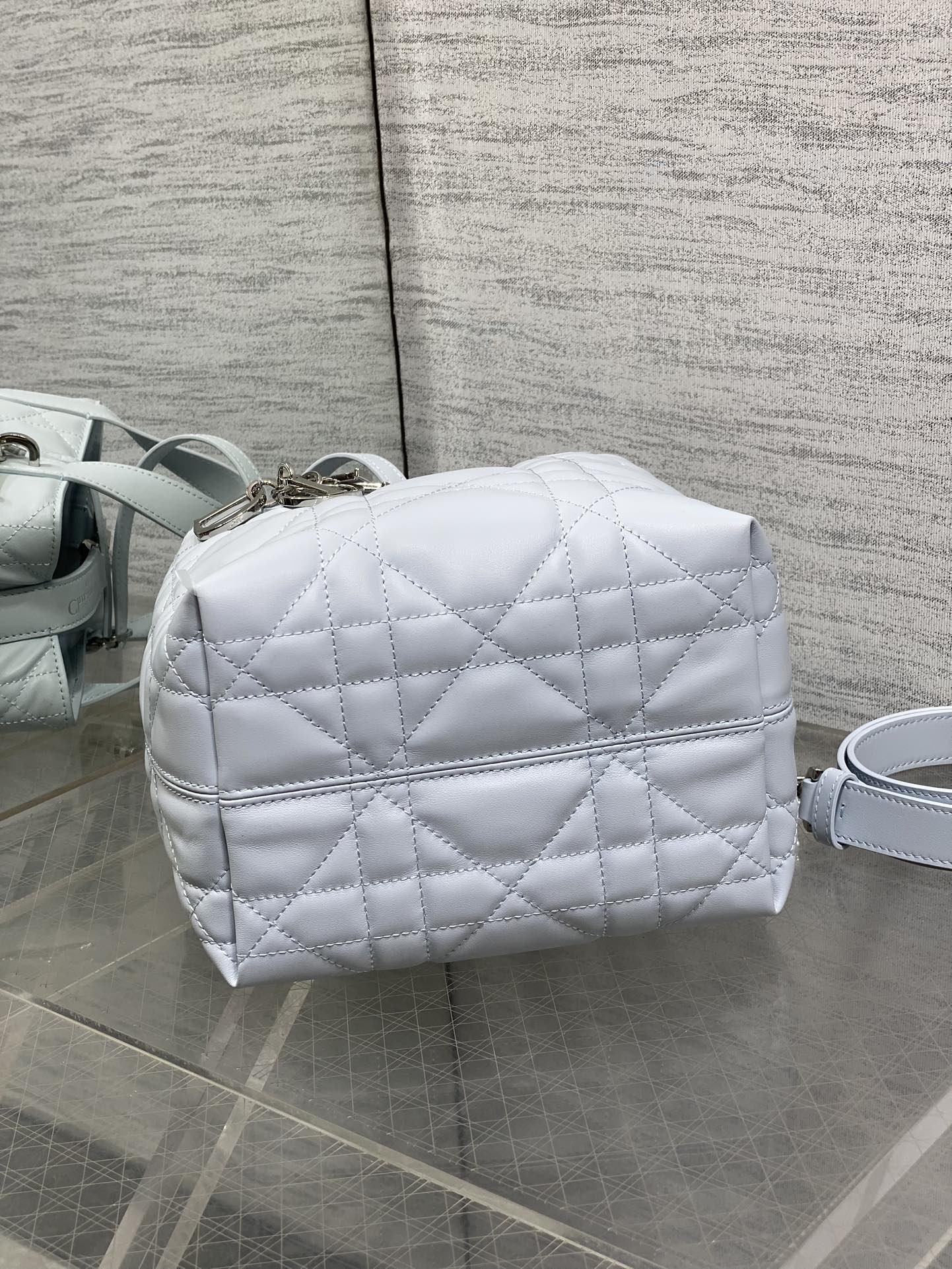 [Dior] 디올 Toujours 뚜주흐 버티컬 백 - 스몰 (글레이셔 블루) 가방