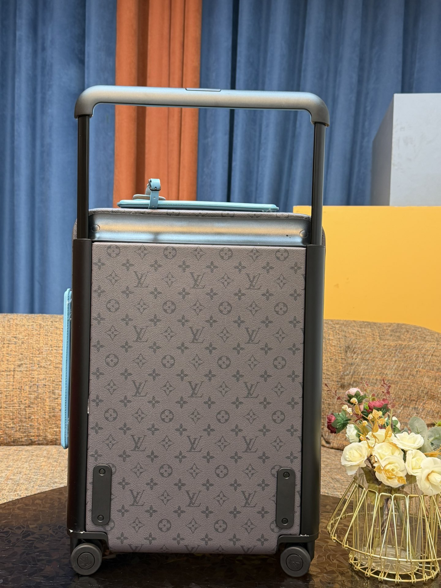 [Louis Vuitton] LV 루이비통 호라이즌(Horizon) 기내용 캐리어 - 그레이 모노그램 & 블루 포인트