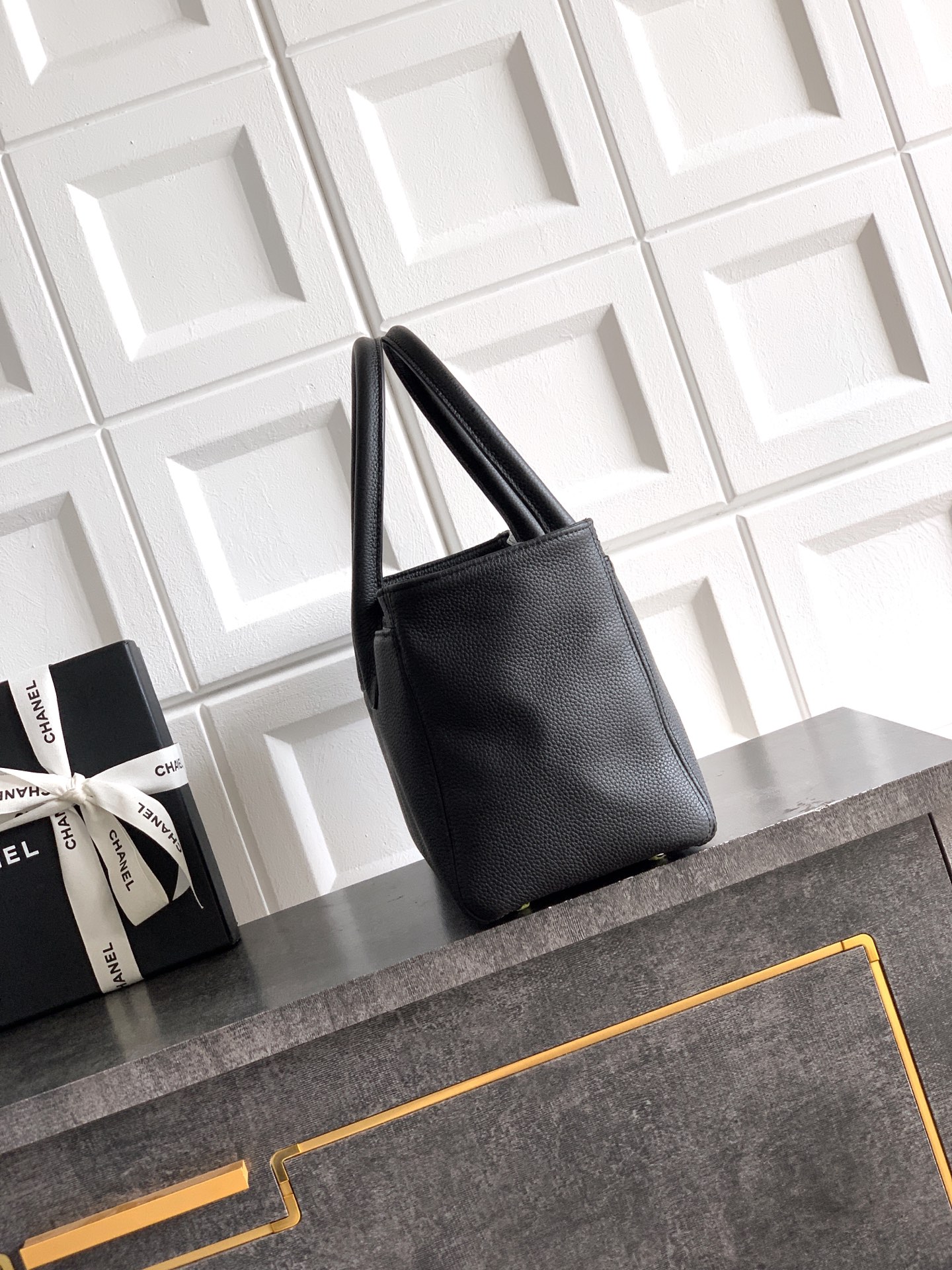 [Chanel] 샤넬 서프 토트백 가방 - 블랙 은장 (6055/6056) 스몰