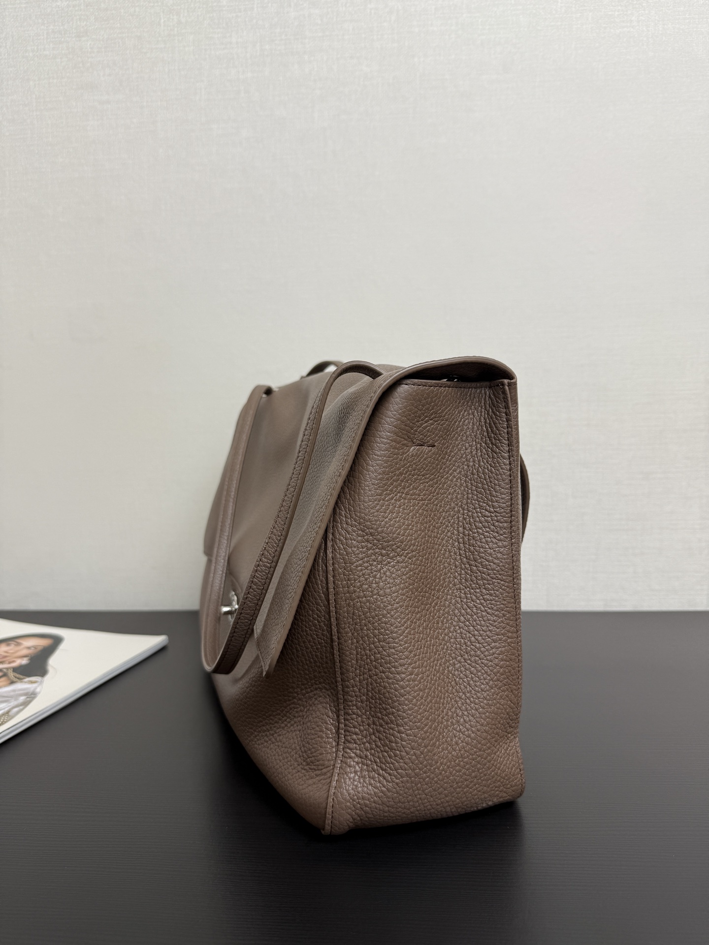 [Chanel] 샤넬 26s GD 착용 MIX 플랩백 가방 - 맥시 브라운