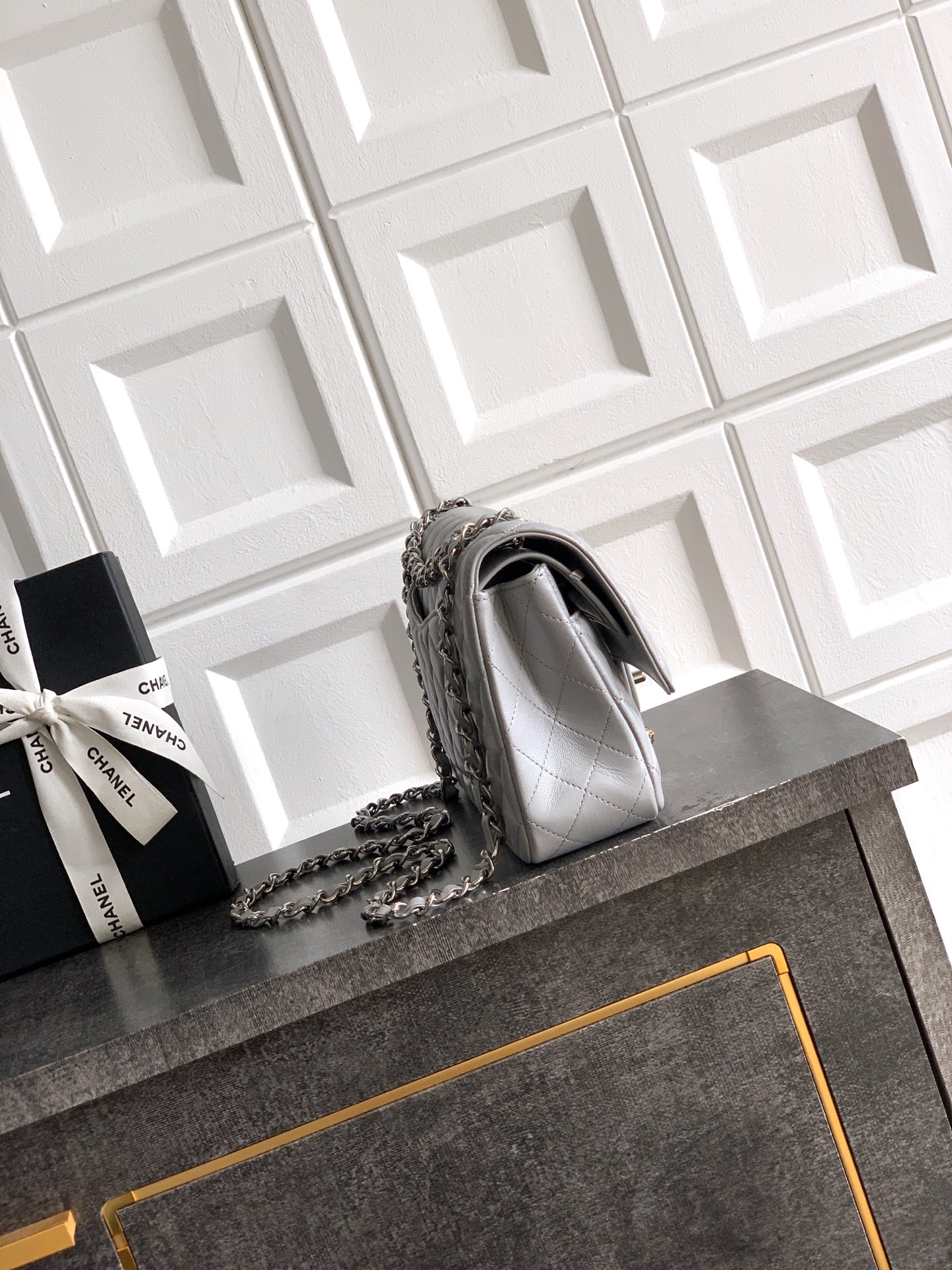 [Chanel] 샤넬 26S CF 배지 클래식 플랩백 숄더백 가방 - 배틀 그레이 25cm