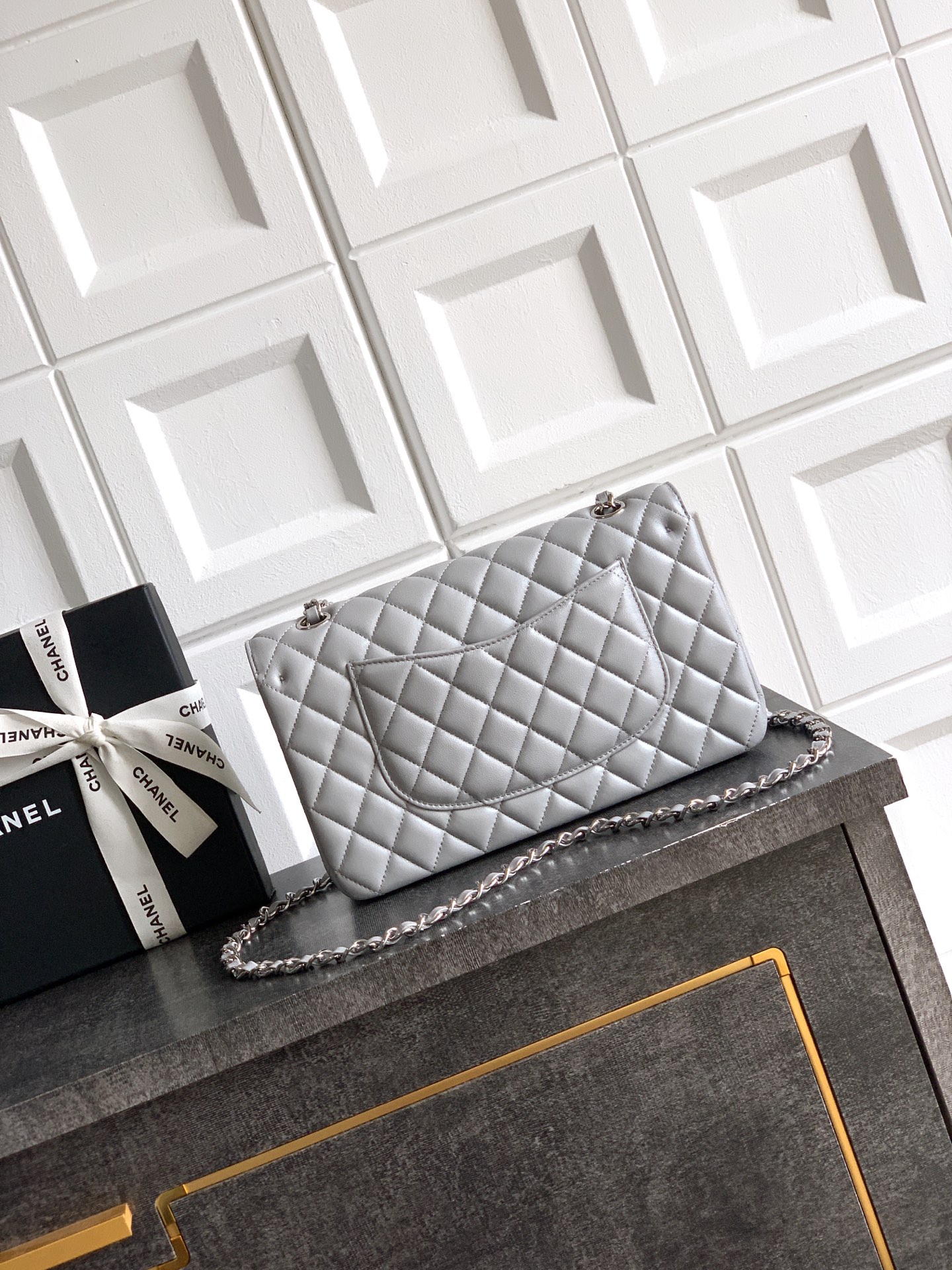 [Chanel] 샤넬 26S CF 배지 클래식 플랩백 숄더백 가방 - 배틀 그레이 25cm