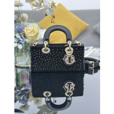 [Dior] 레이디 디조이(Lady D-Joy) 스몰 백 토트백 숄더백 가방 - 비즈 자수