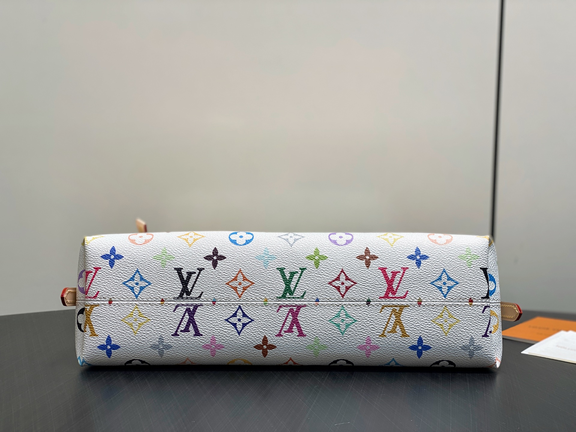 [Louis Vuitton] LV 루이비통 x 무라카미 다카시 리에디션 캐리올 이스트 웨스트 - 화이트 멀티컬러 숄더백 가방