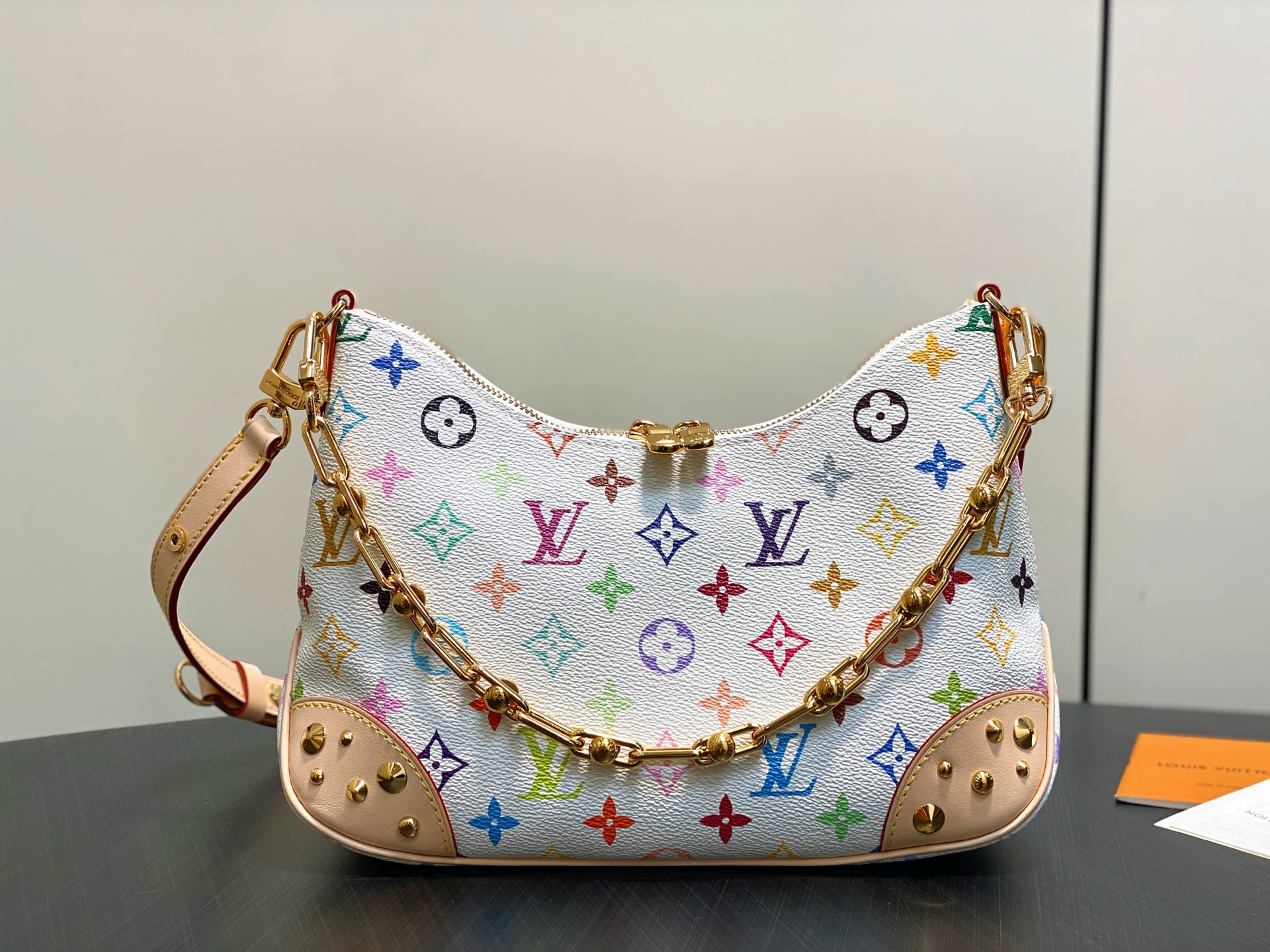 [Louis Vuitton] LV 루이비통 x 무라카미 다카시 리에디션 불로뉴(Boulogne) - 화이트 멀티컬러 숄더백 가방