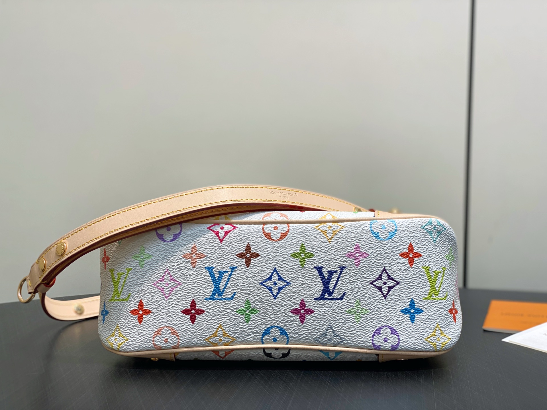 [Louis Vuitton] LV 루이비통 x 무라카미 다카시 리에디션 불로뉴(Boulogne) - 화이트 멀티컬러 숄더백 가방