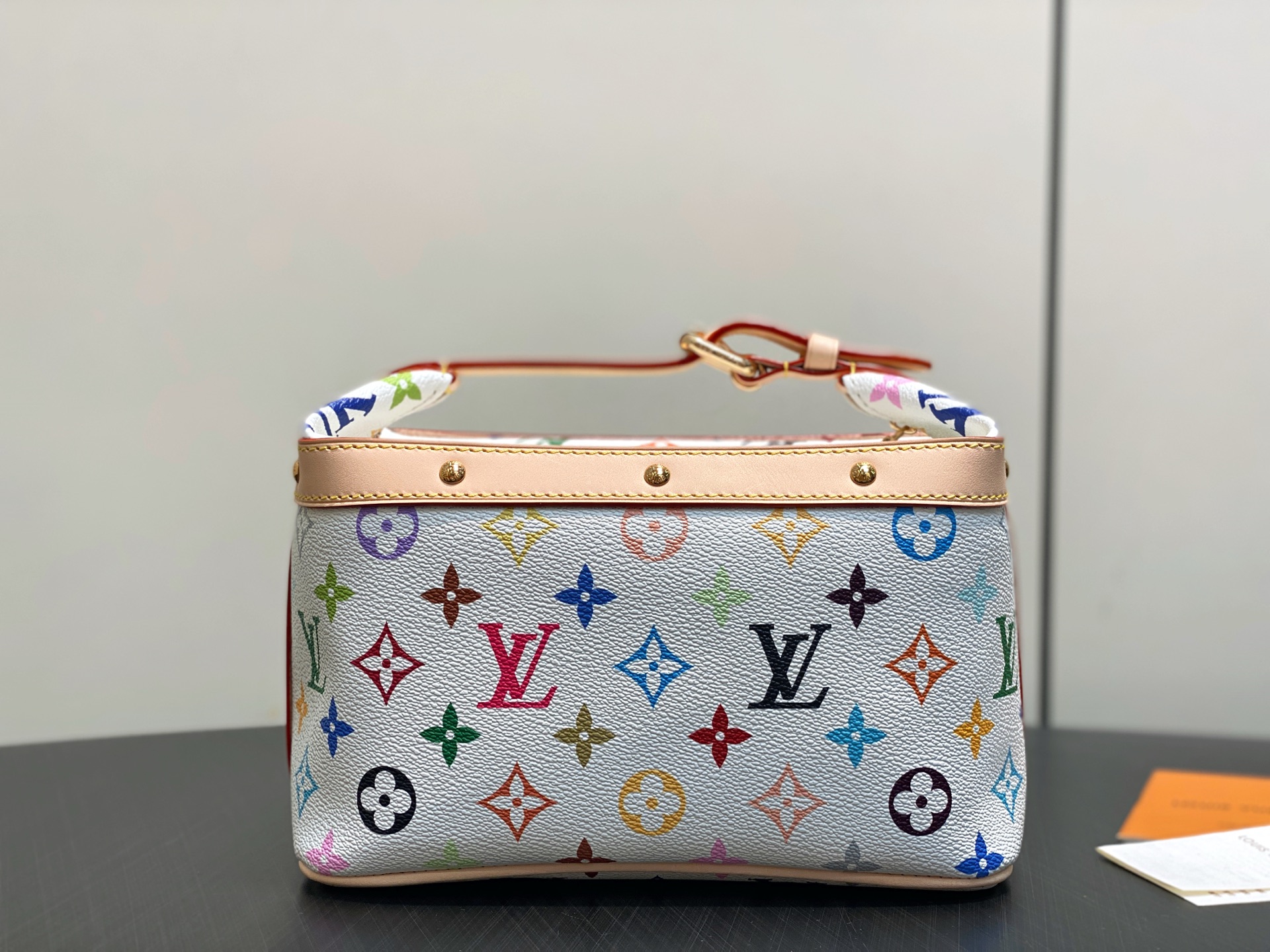 [Louis Vuitton] LV 루이비통 x 무라카미 다카시 리에디션 크루저(Cruiser) 파우치 - 화이트 멀티컬러 파우치백 가방