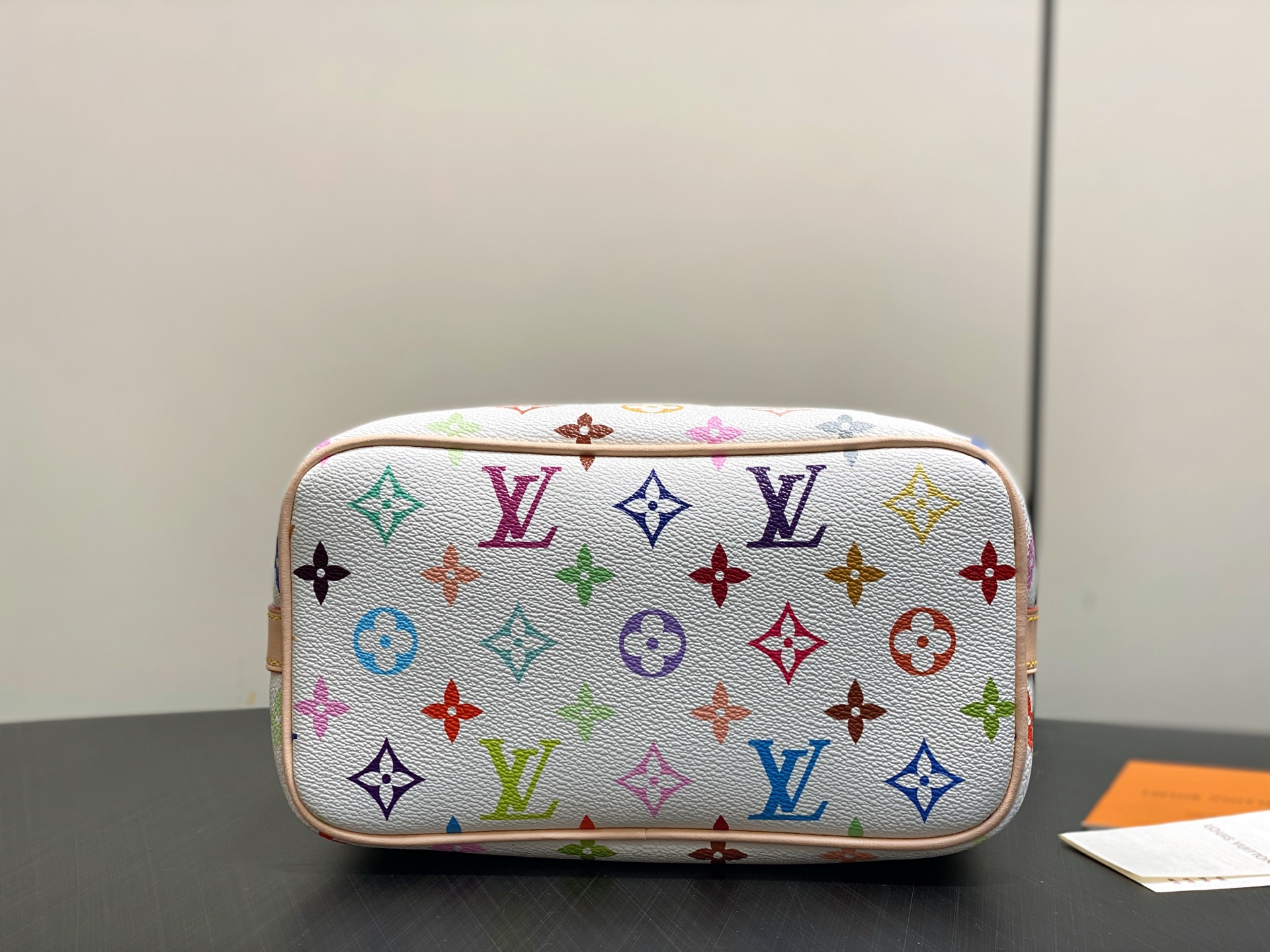[Louis Vuitton] LV 루이비통 x 무라카미 다카시 리에디션 크루저(Cruiser) 파우치 - 화이트 멀티컬러 파우치백 가방